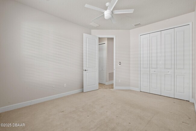 Building Photo - 663 S Lake Dr