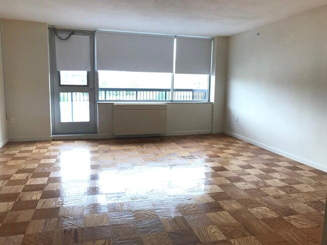 Building Photo - 101 Monmouth St