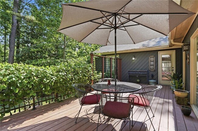 Building Photo - 1180 St Andrews Cir