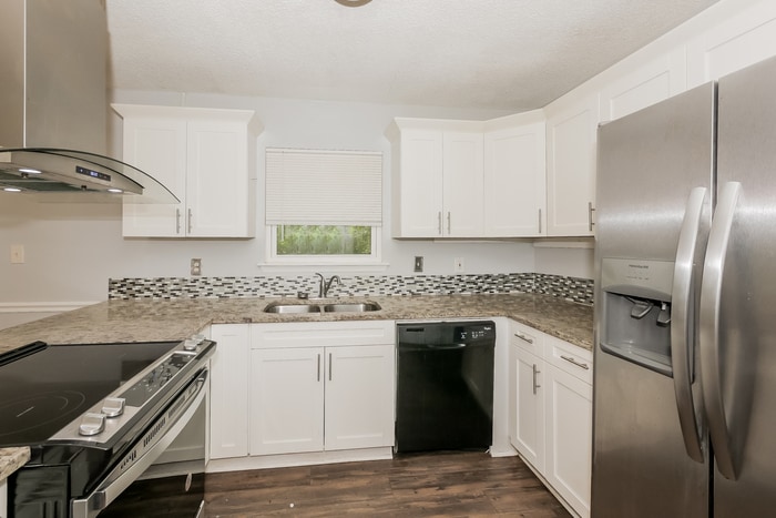 Building Photo - 109 Neal Ave