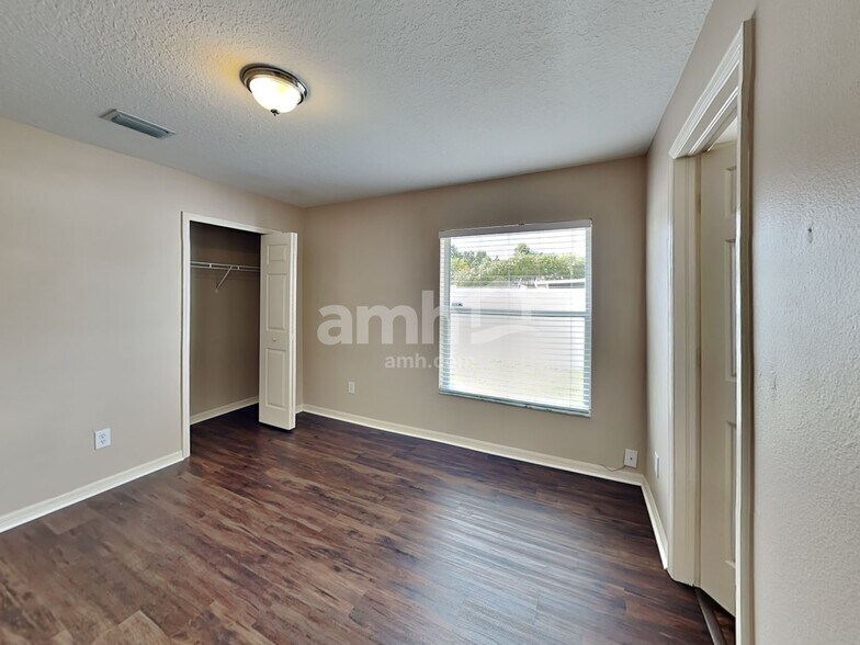 Building Photo - 6435 Clair Shore Dr