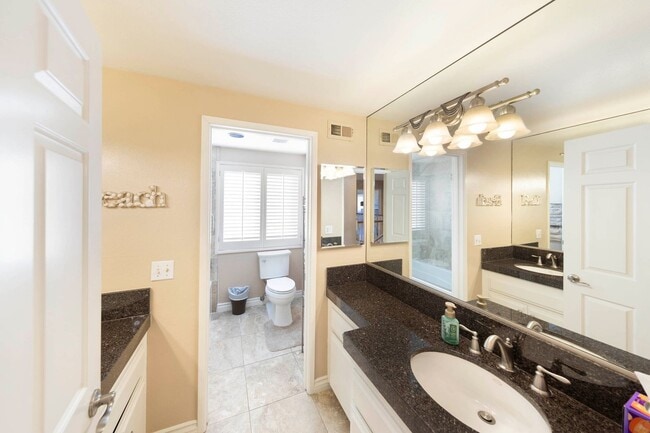 Building Photo - 30932 Colonial Pl