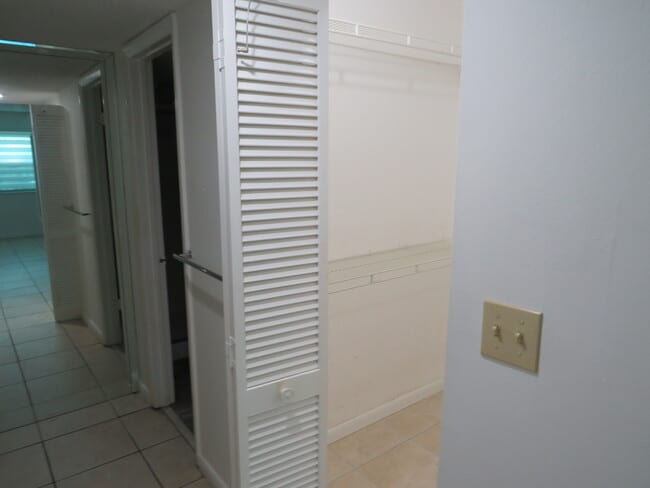 Building Photo - 16091 Blatt Blvd