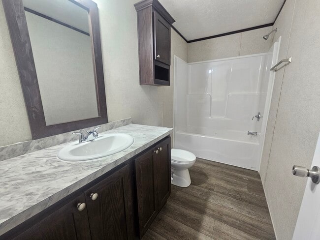 Building Photo - 46000 Geddes Rd