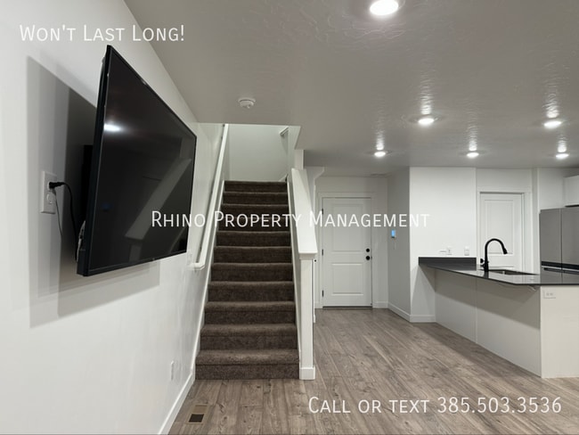 Building Photo - 429 N Northshore Dr