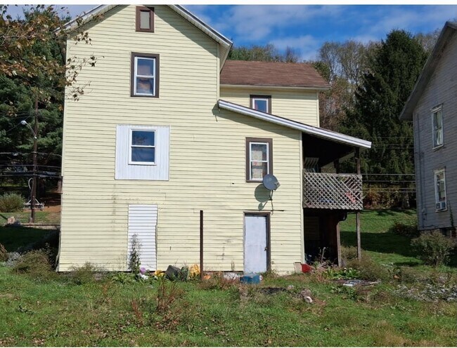 Building Photo - 1035 E Main St