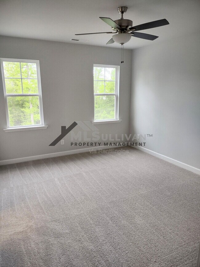 Building Photo - 127 McDowell Ln