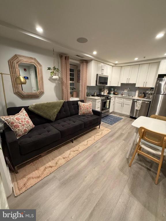 Building Photo - 625 Park Rd NW