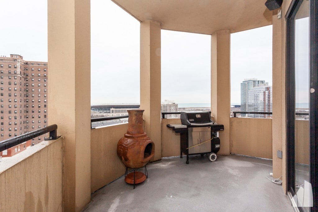 Building Photo - 1464 S Michigan Ave