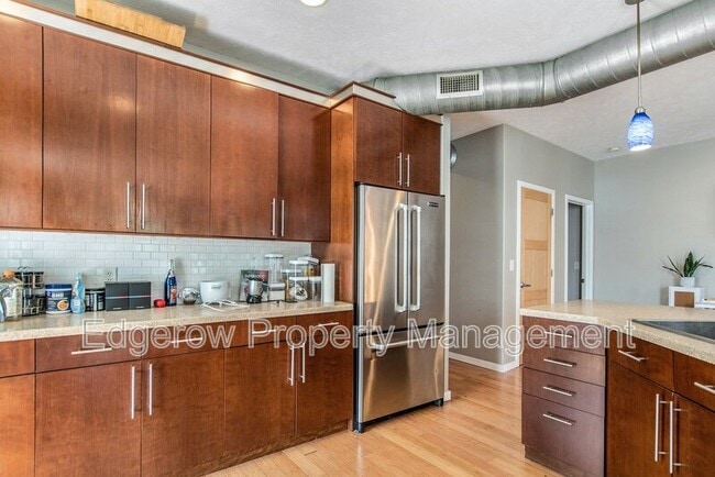 Building Photo - 1153 Madison Ave SE