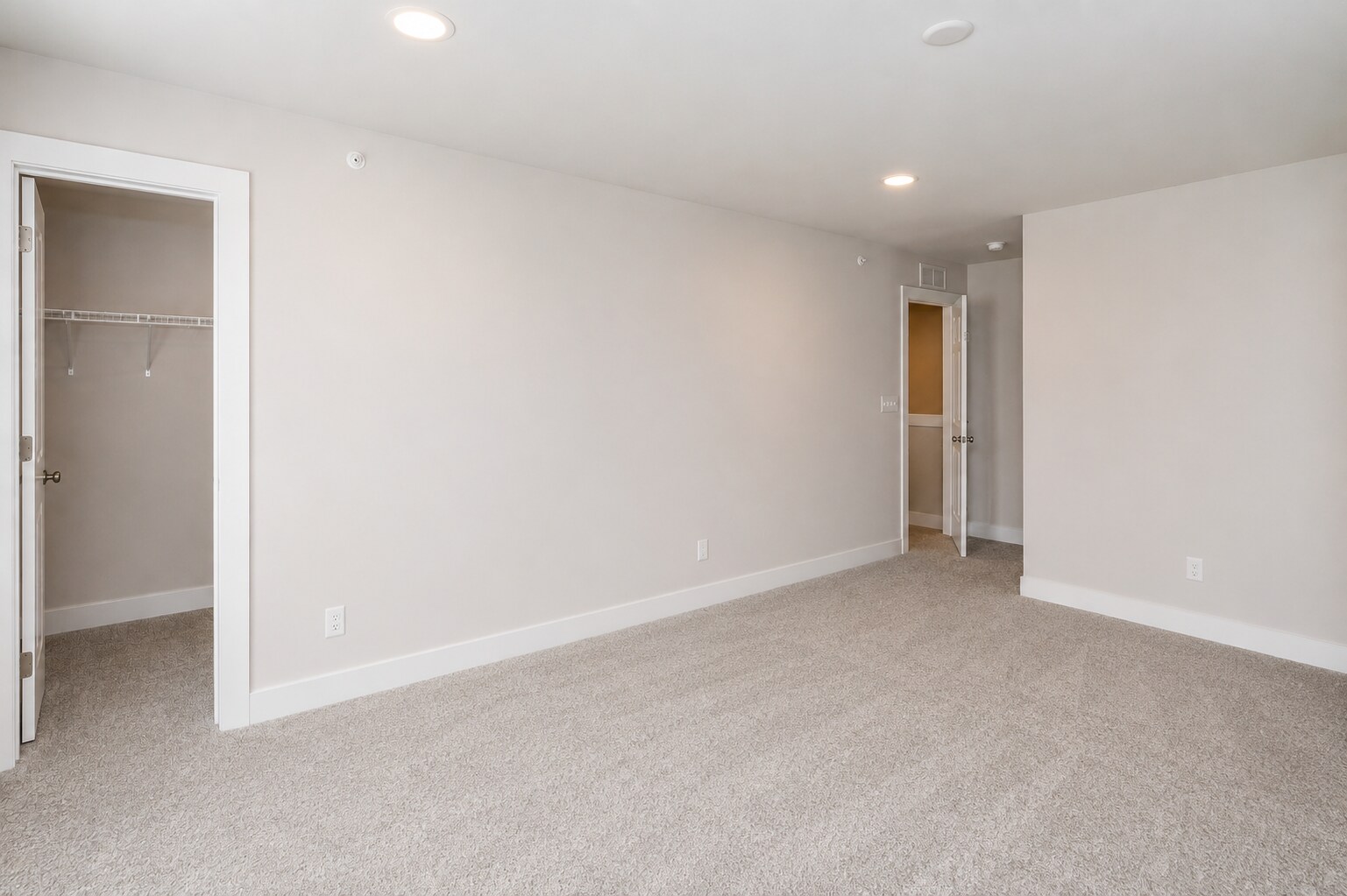 Building Photo - 701 Halcyon Ln
