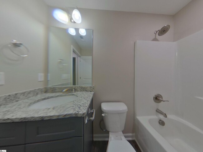 Building Photo - 305 Bonita Dr