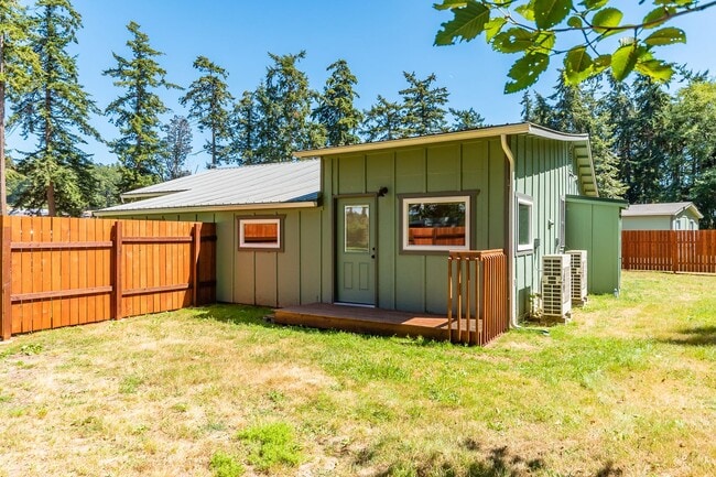 Building Photo - 811 W Patmore Rd