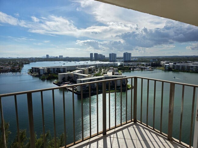 Building Photo - 18151 NE 31st Ct