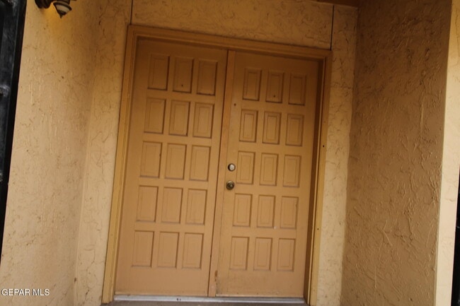 Building Photo - 10711 Ivanhoe Dr