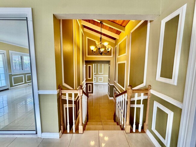Building Photo - Available now | A 4 Bedroom, 2 Bathroom Si...