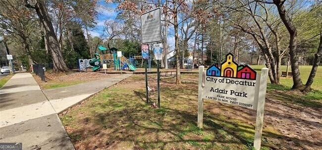 Building Photo - 320 Adair St