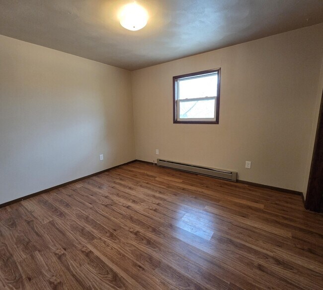 Building Photo - 1140-1142 W Weiland Ln