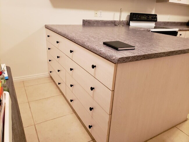 Building Photo - 288 W Diagonal #B  studio/1 Bath