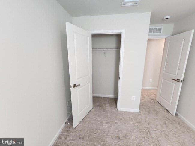 Building Photo - 619 Laurelwood Cir