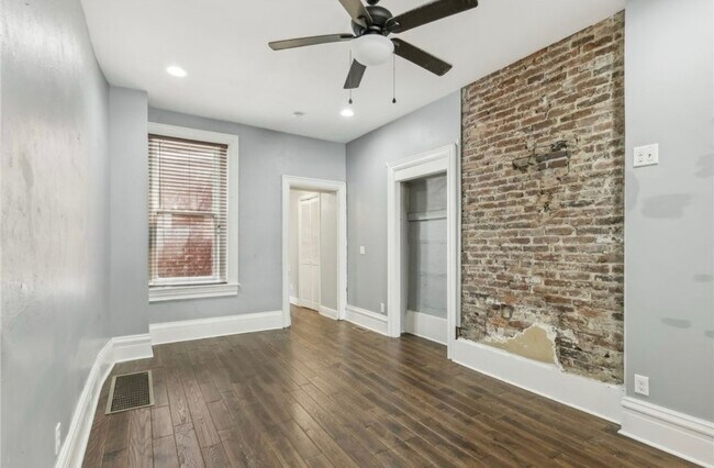 Building Photo - 81 S 16th St