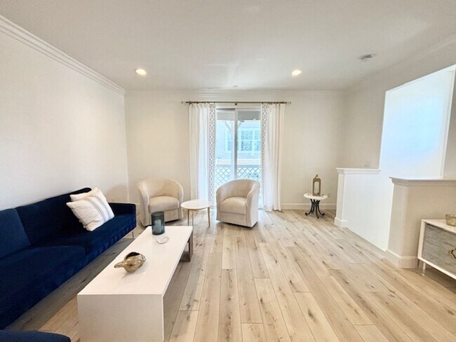 Building Photo - 4 Bedroom + 3.5 Bathroom Townhome | The Westerlies | Unfurnished