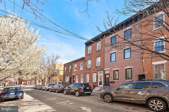 Building Photo - 1529 E Berks St