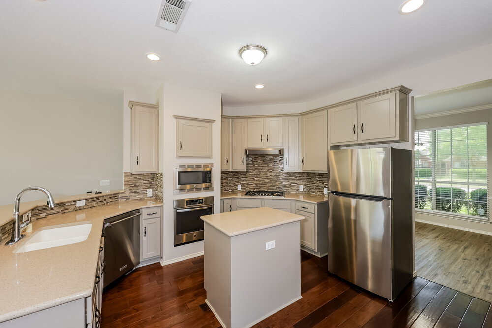 Building Photo - 2325 Cimmaron Dr
