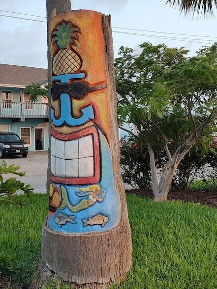 Building Photo - 500 Tiki Dr