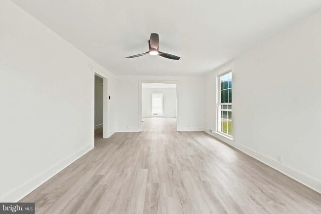 Building Photo - 471 N Elmwood Rd