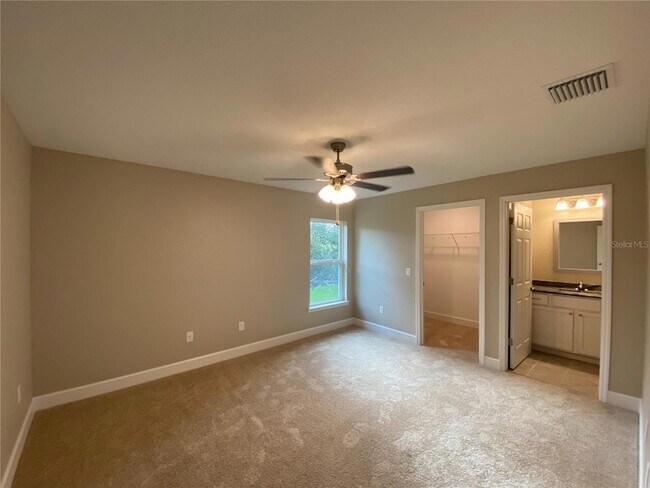 Building Photo - 3011 SW 140th Loop