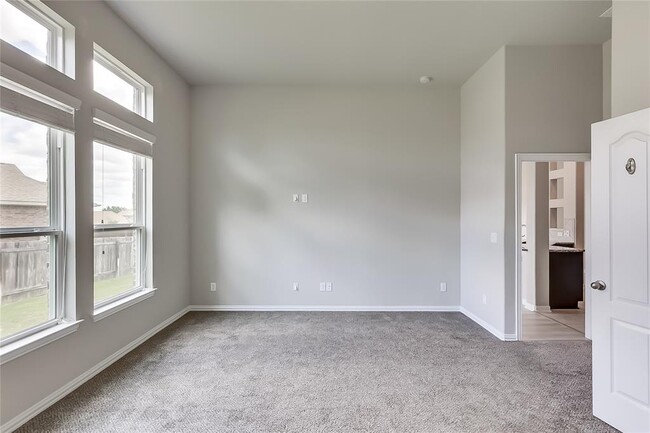 Building Photo - 505 Palmilla St