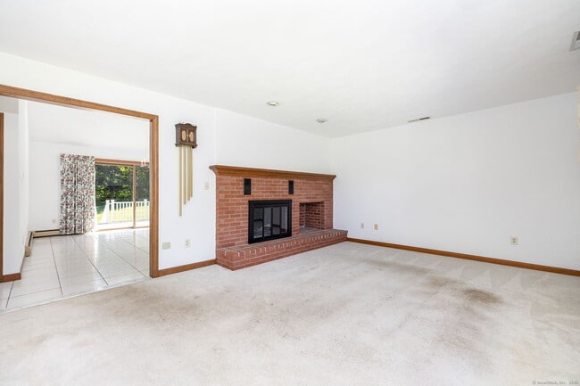 Building Photo - 428 Maple St