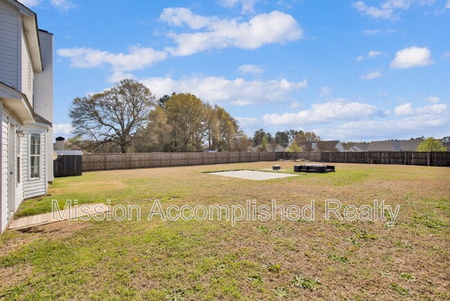 Building Photo - 304 Hawthorn Dr