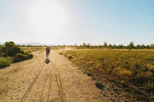 Building Photo - 2210 Canyon Dr