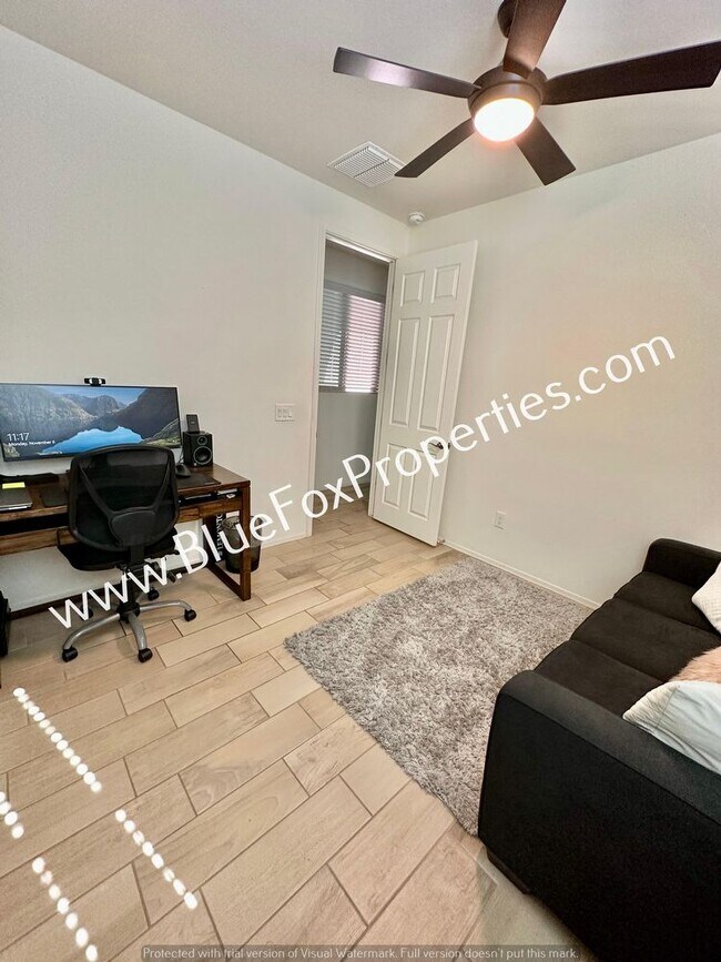 Building Photo - 4496 S Saginaw Hill Dr