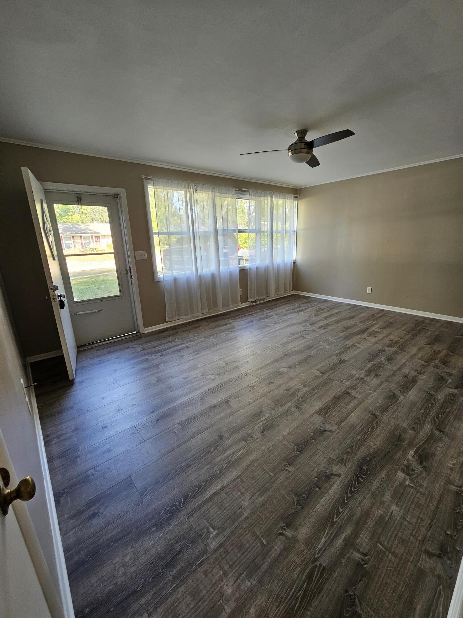 Family Room - 4011 Buckingham Dr