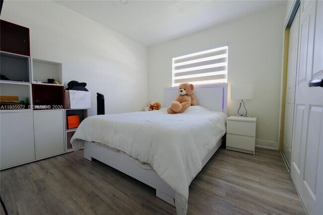 Building Photo - 14515 SW 105th Ct