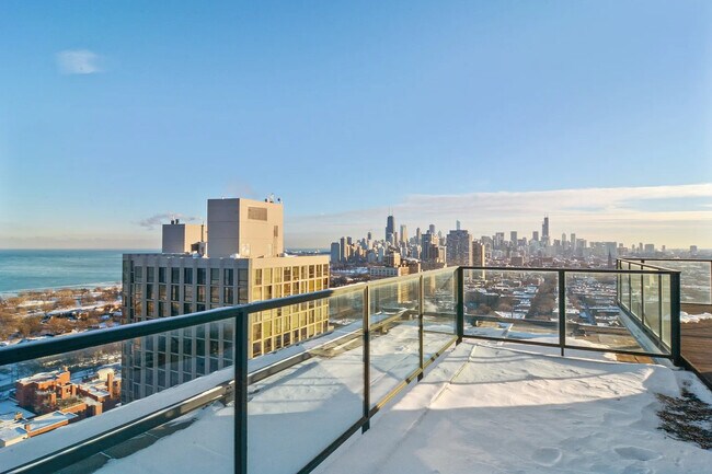 Building Photo - 2400 N Lakeview Ave