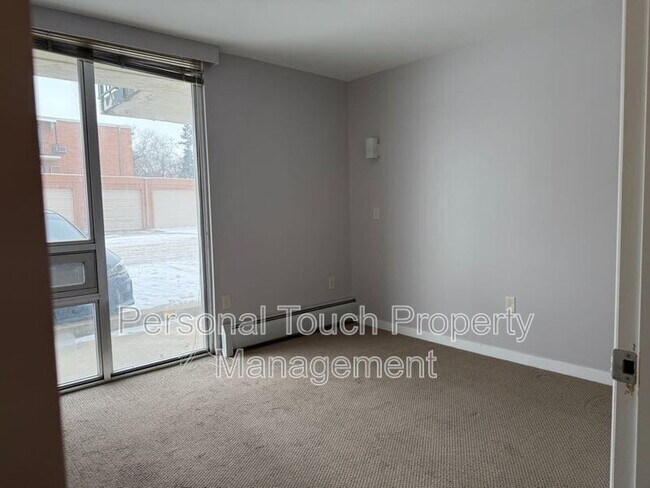 Building Photo - 501 7th St S