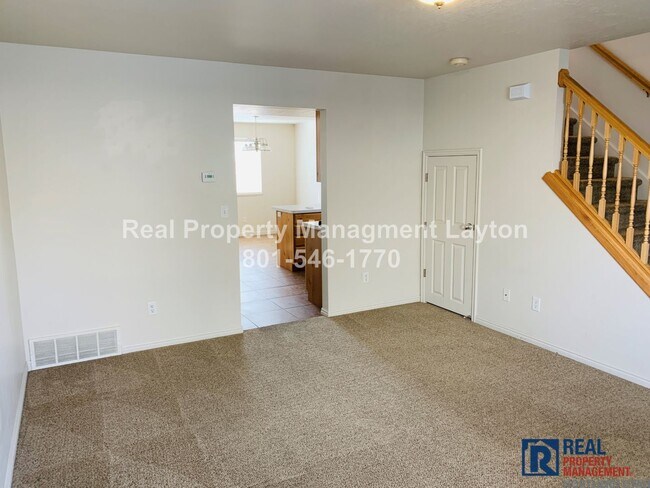 Building Photo - Cozy 2 Bedroom South Ogden Townhome Available Now!