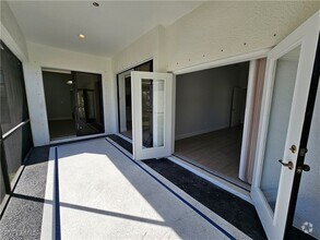 Building Photo - 4837 SW 24th Ave