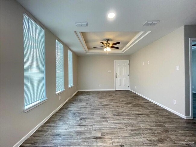 Building Photo - 1424 Alta Vista Dr