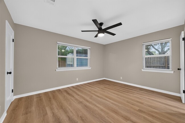 Building Photo - 9614 Hammerly Blvd