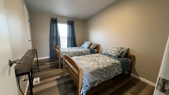 Building Photo - Beautiful Solar-Powered 3 Bedroom Home