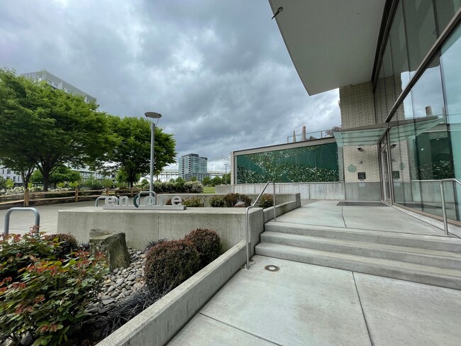 Building Photo - Incredible 1Bd/1Ba Fully Furnished Condo in the Pearl!!!! Corner Unit with Spectacular Views & Ga...