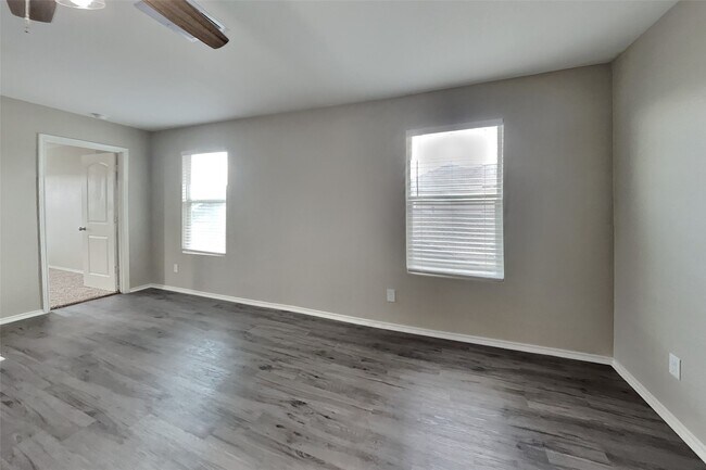 Building Photo - 5010 Diamondcliff Ct