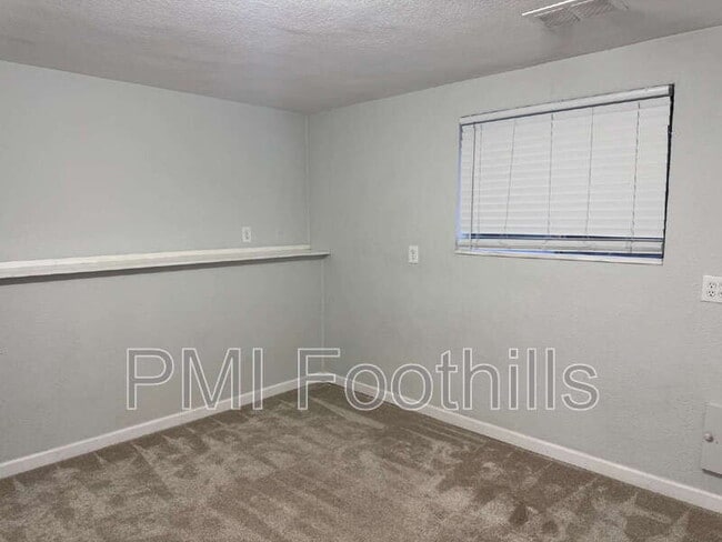 Building Photo - 12996 E Florida Dr