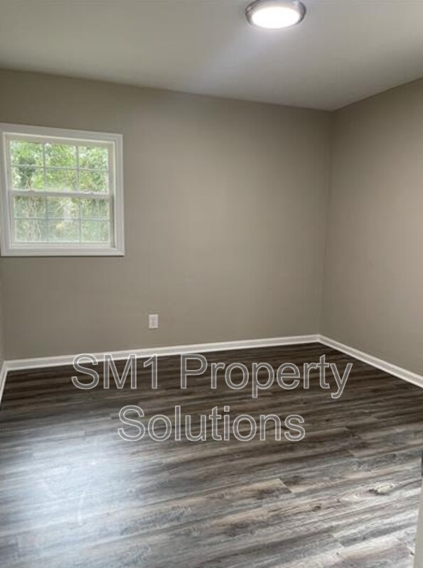 Building Photo - 104 Lawndale Ave