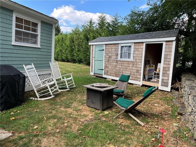 Building Photo - 377 3rd Beach Rd